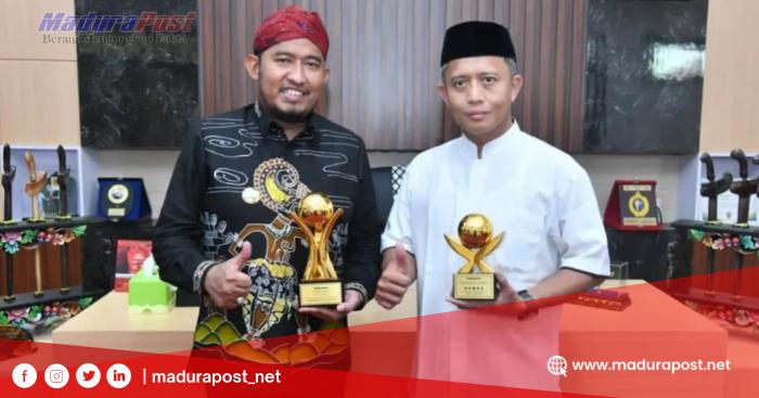 Bupati Sumenep Diganjar Gelar Doktor, Dirut BPRS Bhakti Sumekar Beri Penghormatan