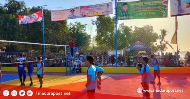 Banner Achmad Baidowi di Pasean: Wujud Kedekatan dengan Warga dalam Perayaan HUT ke-79 RI
